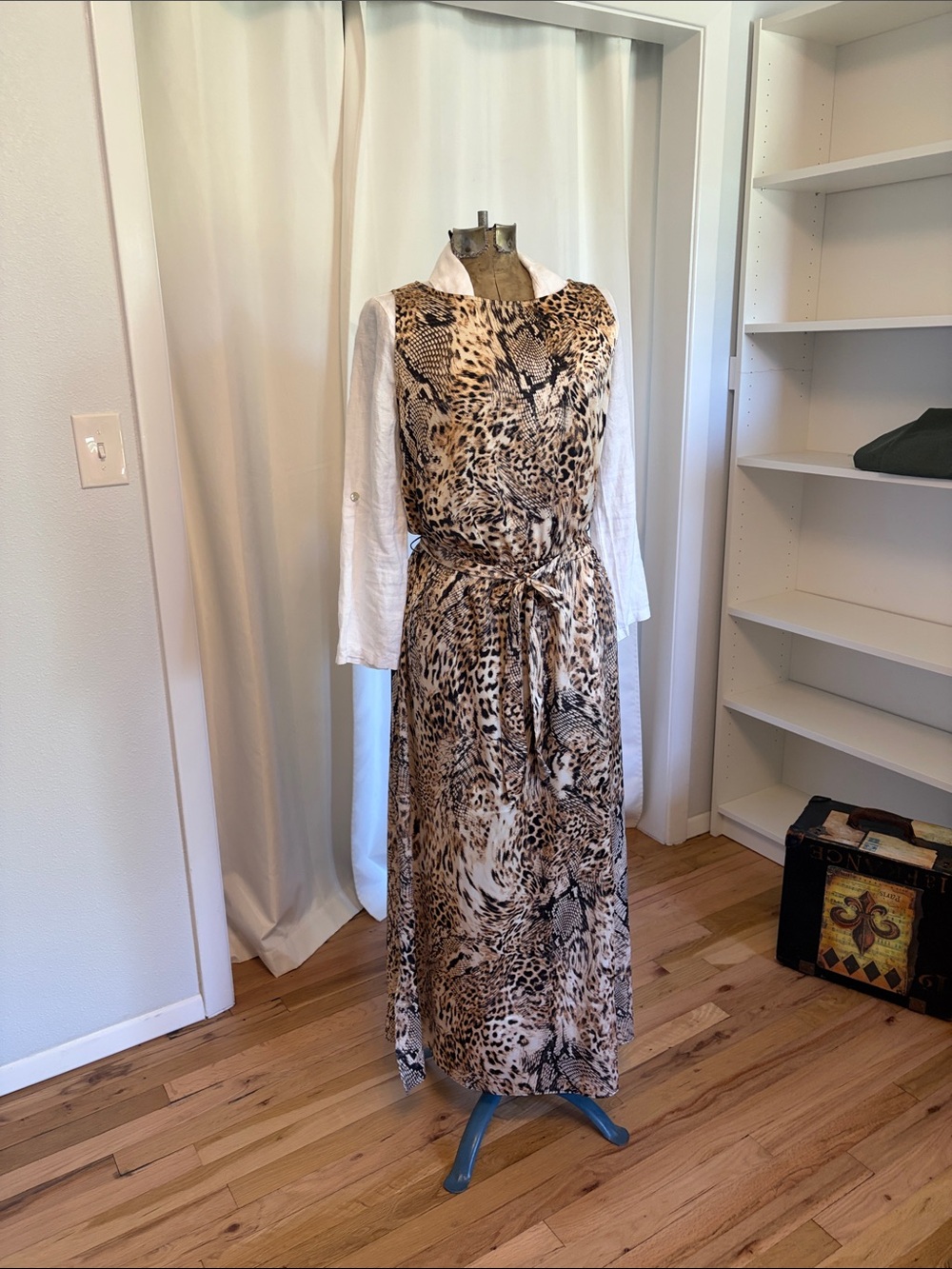 Animal leopard snake print silky maxi dress size 1 or 8 easy wear side slit
